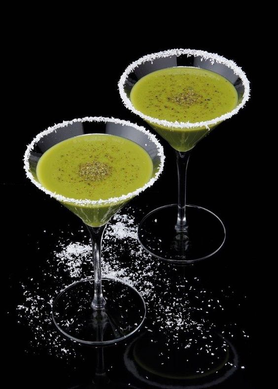 https://mwdistributie.ro/wp-content/uploads/2015/09/ALEXANDER-VODKA.jpg