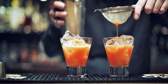 https://mwdistributie.ro/wp-content/uploads/2015/09/ALEXANDER-VODKA2.jpg