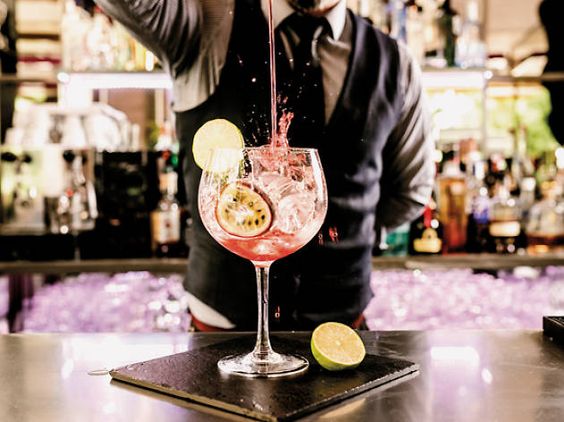 https://mwdistributie.ro/wp-content/uploads/2015/09/ALEXANDER-VODKA3.jpg